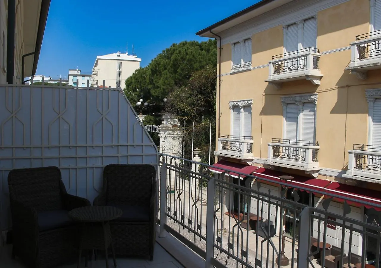 Bmp Apartment Atmosphere 1 Centrale Con Garage Riccione
