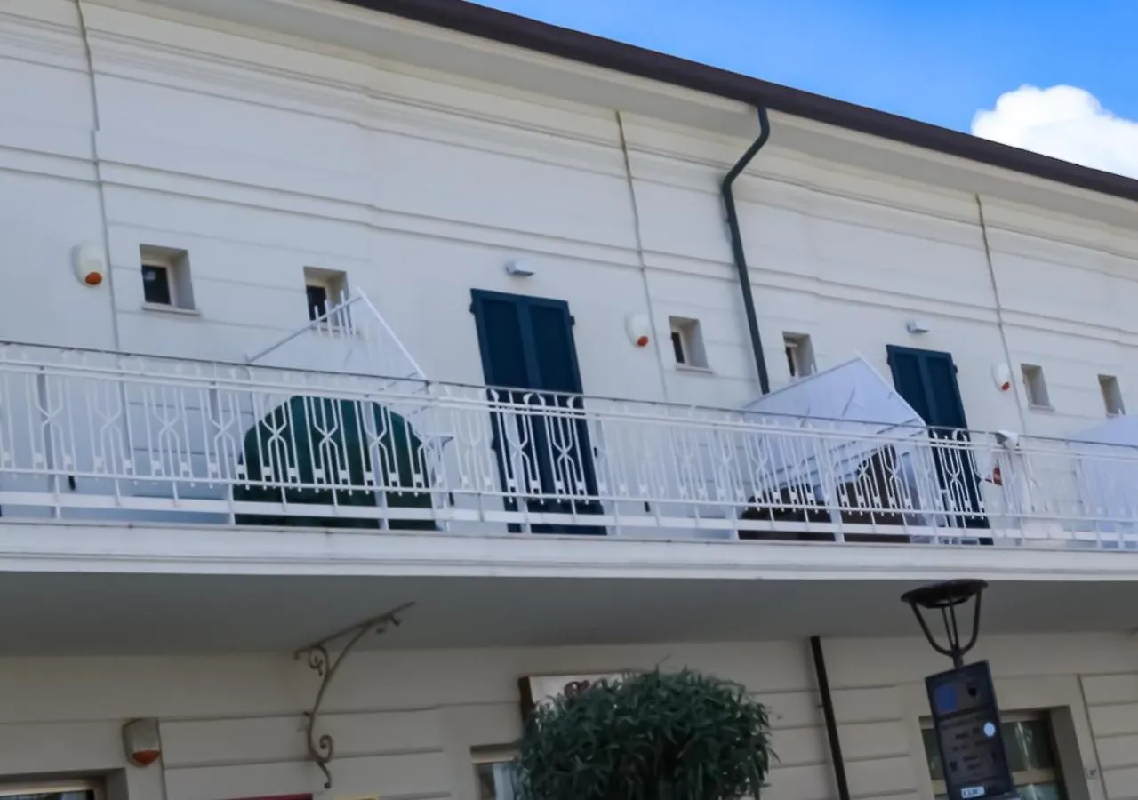 Bmp Apartment Atmosphere 1 Centrale Con Garage Riccione